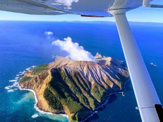 Flying, Ohope