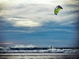 Kite Surfing Ohope