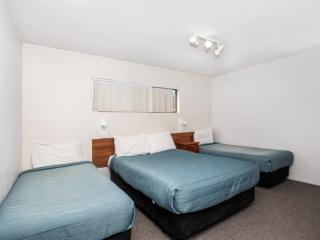 Aquarius Motor Lodge